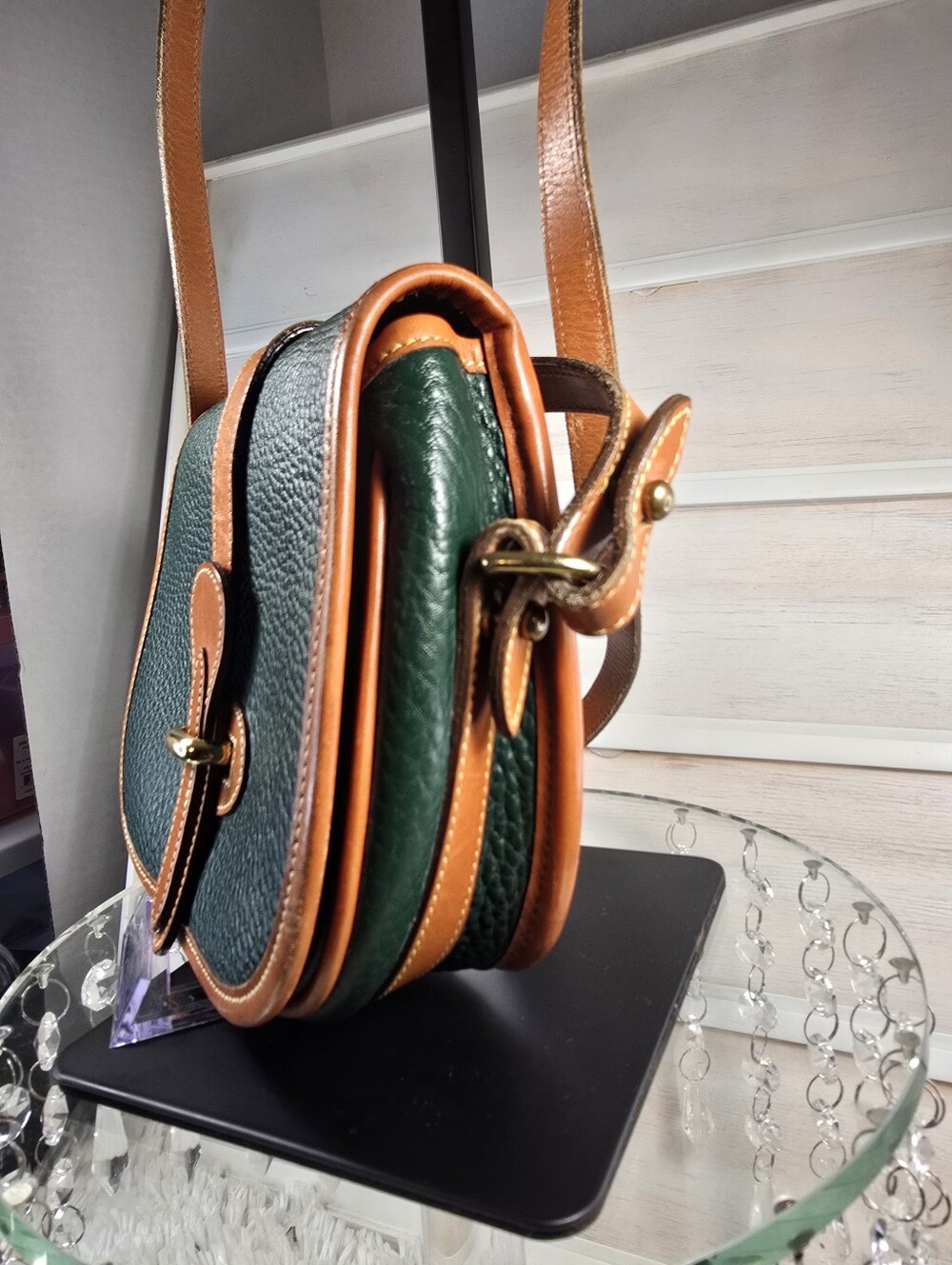 Vintage Dooney & Bourke Green and Tan All weather Leather Crossbody - Picture 7 of 16